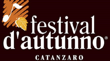Festival d’Autunno, successo per “Il giorno dei Cori” Pubblico entusiasta per il concerto itinerante che ha animato il centro storico di Catanzaro
