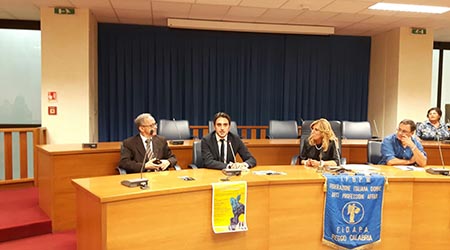 Nicola Irto all’apertura dell’anno sociale di Fidapa RC Il presidente del Consiglio regionale della Calabria ha inaugurato il nuovo anno dell'associazione guidata da Bruna Siviglia
