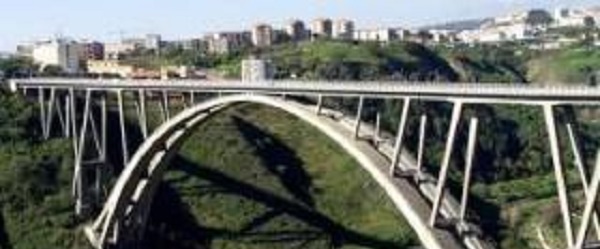 Suicidio a Catanzaro: donna si getta dal ponte Morandi A perdere la vita una giovane 36enne