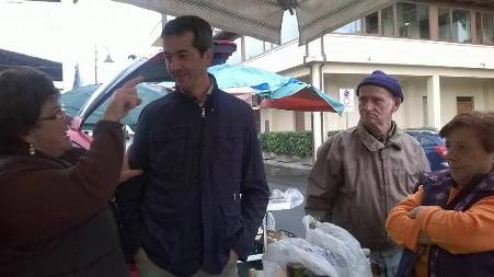 Taurianova, Scionti incontra gli ambulanti del mercato giornaliero Ieri sera due comizi nelle frazioni San Martino ed Amato