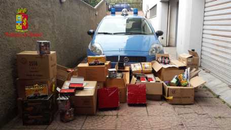 Reggio, sequestrati oltre 150 chili di botti illegali Denunciate dalla polizia due persone