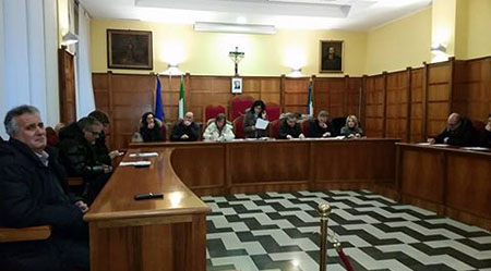 Bagarre in Consiglio comunale a Girifalco Due gli argomenti trattati all'Ordine del giorno. Polemiche da parte della minoranza