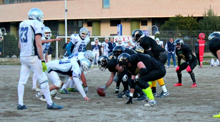 Football Americano, Highlanders Catanzaro di nuovo in marcia Successo della squadra catanzarese nel derby con il Crotone