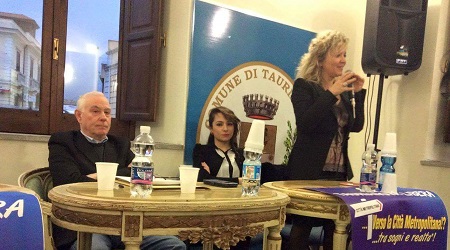 Taurianova, svoltosi incontro-dibattito su città metropolitana Molte le personalità politiche coinvolte nella discussione