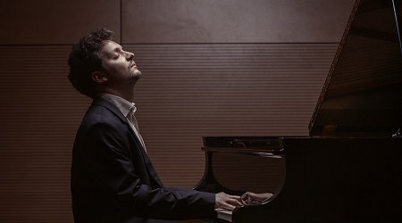 Musica, Enrico Zanisi in concerto a Cosenza Ospite della rassegna Acquario in Jazz presenta il nuovo album Piano Tales