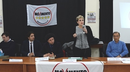 Terina, deputati M5S incalzano Oliverio e Renzi Nesci e Parentela sostengono i lavoratori che da cinque mesi non ricevono lo stipendio