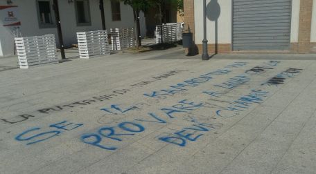 Corigliano, atti vandalici su lungomare e piazza Portofino Gerace: "Denunciare chi offende la città"