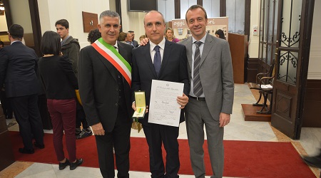 Al varapodiese Rocco Gatto la “Stella al Merito del Lavoro” E’ la più alta onorificenza che la Repubblica Italiana riconosce ai lavoratori dipendenti