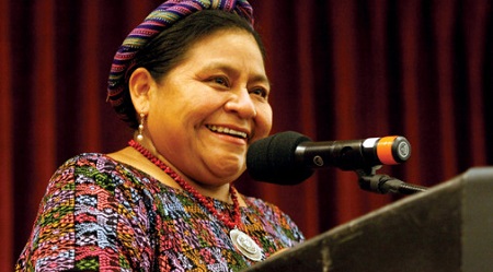 All’Unical il premio Nobel per la pace Rigoberta Menchú La donna si batte da sempre per il riconoscimento dei diritti dei Popoli Indigeni di tutto il mondo