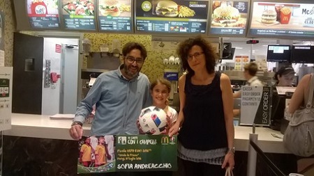 Bambina calabrese in campo ad Euro 2016 Sofia Andreacchio, vincendo il concorso McDonald's, accompagnerà i calciatori delle nazionali finaliste