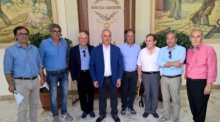 Enogastronomia, promozione delle eccellenze cosentine Si è costituita l’associazione "Strada del Vino e dei Sapori delle Terre di Calabria della provincia di Cosenza"