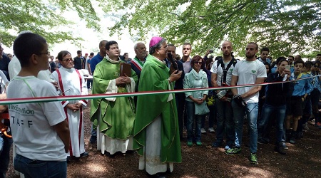 Ambiente, Mons. Savino promuove modello Saracena Il Vescovo a Masistro per Parco Avventura