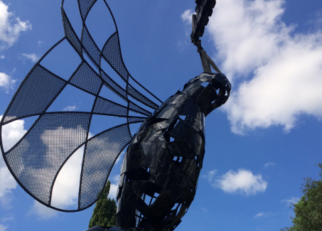 Al parco Robinson di Rende la scultura “Ali di seta” L’opera, inserita nell’ambito delle manifestazioni artistiche e culturali del Settembre Rendese 2016, è stata realizzata dagli artisti appartenenti al gruppo Artre