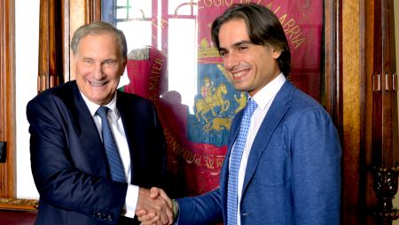 L’ambasciatore degli Stati Uniti in visita in Calabria John Phillips ha dapprima visitato il Consiglio regionale e poi ha incontrato il sindaco di Reggio Calabria