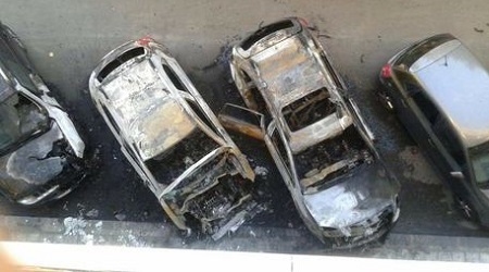Tre auto bruciate nella notte a Cosenza Le indagini vengono condotte dalla Squadra mobile