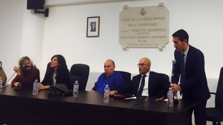Cinquefrondi, la destra compatta per il no I comitati di Calabria Tricolore, Azione Nazionale e Taurianova Libera incontrano i cittadini. Parola d'ordine: no al referendum 