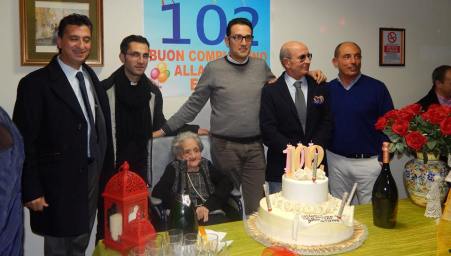 Celebrati a Corigliano i 102 anni della signora Elena Sculco Grande festa alla Casa Protetta “San Pio e Madonna dell’Immacolata”