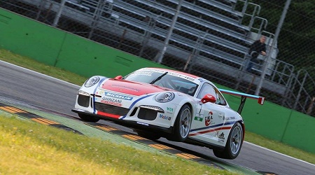 Simone Iaquinta alla Gran Turismo Cup Il pilota calabrese gareggerà domani 3 dicembre nell'ambito del Motor Show di Bologna al voltante di una Porsche 991