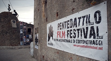 Parte la decima edizione del Pentedattilo Film Festival Presentato alla stampa il festival internazionale del cortometraggio che si terrà dal 7 all’11 dicembre 