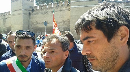 Conia a Roma con i lavoratori del porto di Gioia Tauro Il sindaco di Cinquefrondi presente alla trattativa sugli esuberi che si è tenuta presso il Ministero delle Infrastrutture