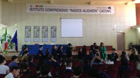 Scuola, gli studenti di Arghillà a lezione di legalità Il Garante Marziale ha incontrato gli alunni dell'istituto "Radice-Alighieri"