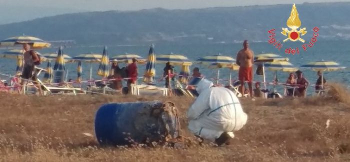 Rinvenuto fusto sospetto sulla spiaggia di Gizzeria Lido Dai rilievi effettuati non risulta alcuna traccia di elementi radioattivi ne di sostanze chimiche tossiche o nocive