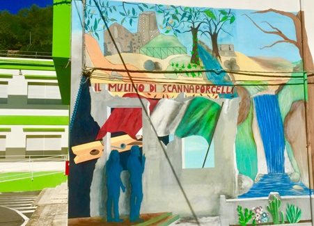 A San Roberto la scuola è un’opera d’arte Grazie al murales di Arcangela Scalella e Antonio Santucci
