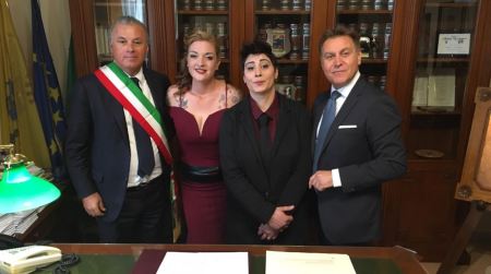 Matrimonio, Rosa e Samantha hanno detto sì A Rossano la prima unione civile in Calabria tra donne
