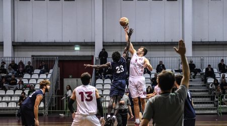 Basket, Barbecue Vis doma Soverato e resta in vetta Quinto successo consecutivo per la squadra reggina