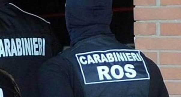 Mafia siciliana controllava distribuzione farmaci Calabria I Ros hanno arrestato otto persone per associazione mafiosa, traffico di influenze illecite, estorsione e turbata libertà degli incanti