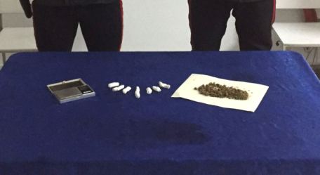 Marijuana nel divano di casa: arrestato dai carabinieri Operazione volta alla repressione dei reati in materia di sostanze stupefacenti