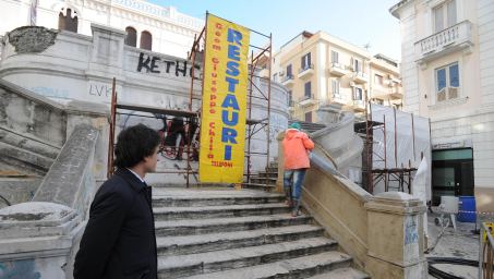 Reggio, è in atto la pulizia delle scalinate di Piazza Camagna Via le scritte e i graffiti grazie a un intervento realizzato per mezzo di un accordo di cooperazione a cura dell’Assessorato alla Valorizzazione dei Beni Artistici e Culturali   
