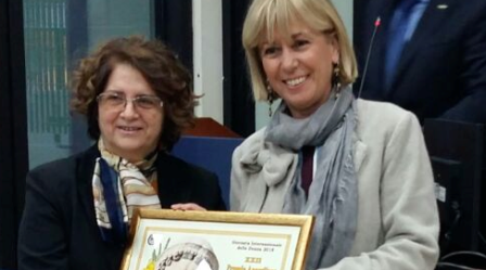 Morabito insignita del premio Mimosa d’argento 2018 Alla dirigente del liceo "Rechichi" di Polistena il riconoscimento dell'associazione Anassilaos per l'impegno nella scuola