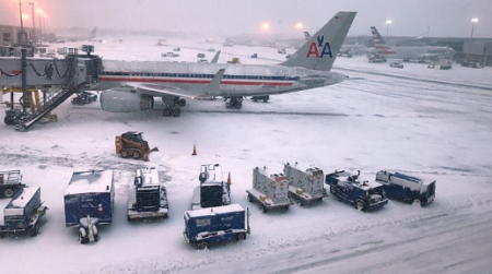 Tempesta di neve, studenti reggini bloccati a New York Sedici alunni di un liceo sono fermi da 48 ore all’aeroporto John Fitzgerald Kennedy