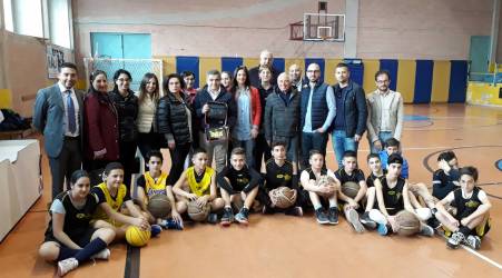 Rosarno, Arruzzolo dona defibrillatore allo sport locale Il ringraziamento del sindaco Idà al consigliere regionale