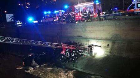 Tragico incidente a Reggio, auto finisce nel Calopinace Fuoristrada nel torrente: morto il conducente