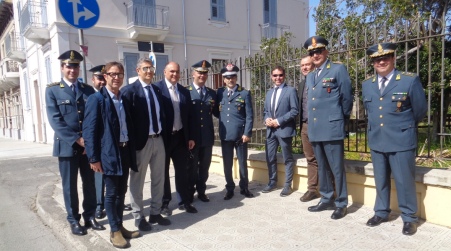 Generale GdF Contini in visita al Comune di Locri Sopralluogo a Palazzo Zappia possibile destinazione del Gruppo Locri