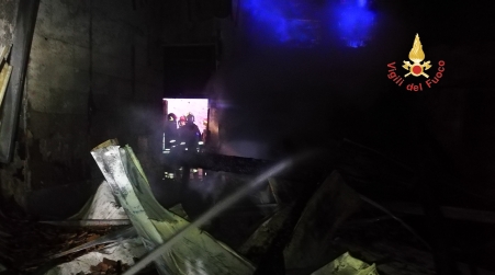 Incendio doloso in un pub di Catanzaro Lido: 2 morti Non è escluso che le vittime siano le stesse persone che stavano appiccando l'incendio al locale