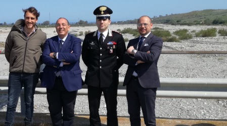 Bovini vaganti anche nel versante Jonico aspromontano Prefetto, presidente Parco Aspromonte e forze dell'ordine in prima linea per contrastare il fenomeno