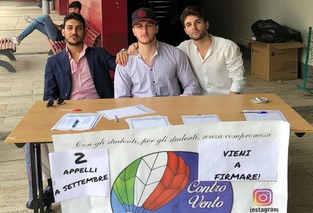 Università Roma Tre, calabresi i portavoce degli studenti I giovani hanno organizzato una raccolta firme per ripristinare la vecchia calendarizzazione degli appelli della facoltà di Economia