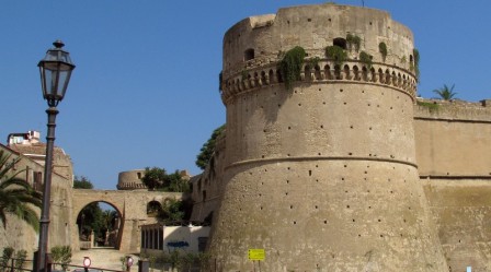 Il Mibact boccia il restauro del Castello di Crotone La senatrice M5S Corrado: "Nella fortezza c’è un problema radioattività da sanare al più presto dopo anni di abbandono"