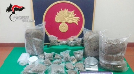 Trovato bidone con 6 kg di marijuana, due arresti Scoperti dai Carabinieri in un garage