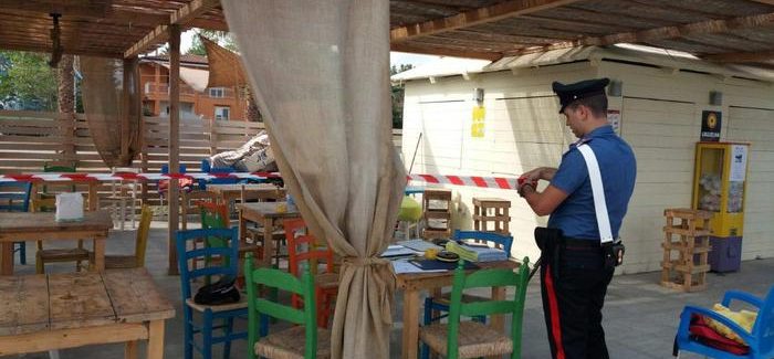 Sequestro di strutture abusive nei lidi Operazioni dei carabinieri Forestale a Rossano Scalo