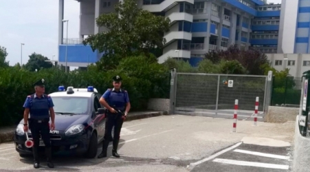 Furto cavi di rame ad ospedale Lamezia, un arresto I Carabinieri sono inoltre intervenuti per sedare una rissa in un'altra zona della città: un soggetto fermato ed altri quattro denunciati in stato di libertà