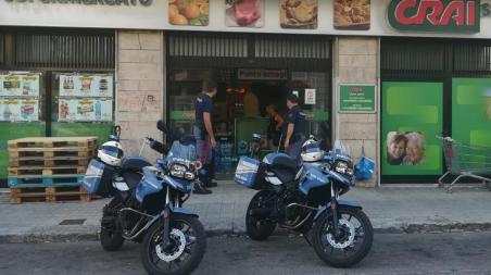 Reggio, 3 arresti della Polizia in 12 ore Il primo a seguito di una rapina nel supermercato Crai, il secondo per violenza e minacce e il terzo per aver ferito il fratello