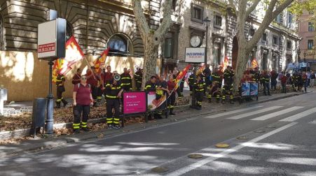 Continua protesta lavoratori precari Vigili del Fuoco Mobilitazione a Roma per il diritto al lavoro