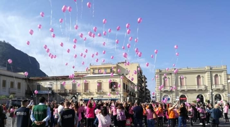 Prevenzione tumore al seno, Palmi si tinge di rosa Iniziativa promossa dalla fedele alleata dei pazienti oncologici "La Danza della Vita"