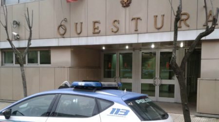 Scippi nel centro di Cosenza, denunciato giovane Gli impianti di videosorveglianza hanno reso possibile l’identificazione del 23enne da parte delle forze dell’ordine