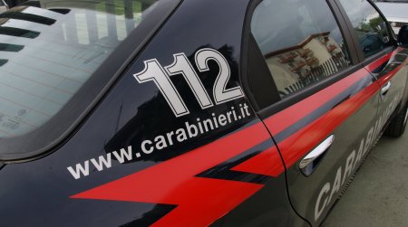 Trentenne minaccia suicidio, desiste grazie all’intervento dei Carabinieri La sorella dell'uomo nei giorni scorsi aveva tentato di togliersi la vita lanciandosi dal balcone della propria abitazione