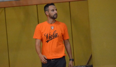 Scuola di basket Viola, si è dimesso il coach Polimeni Nelle prossime ore, il club nero-arancio comunicherà il nome del nuovo allenatore